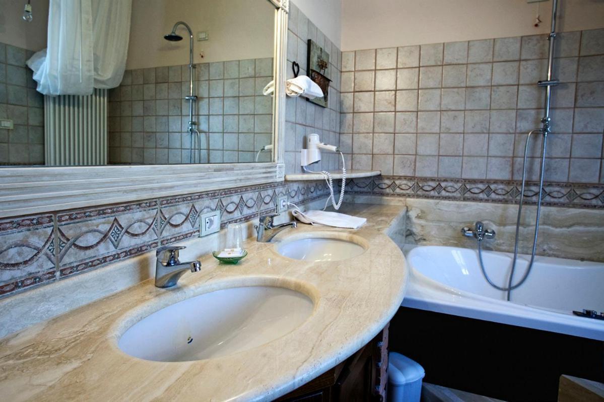Hostal Il Casale Del Ra Tuoro sul Trasimeno Habitación foto
